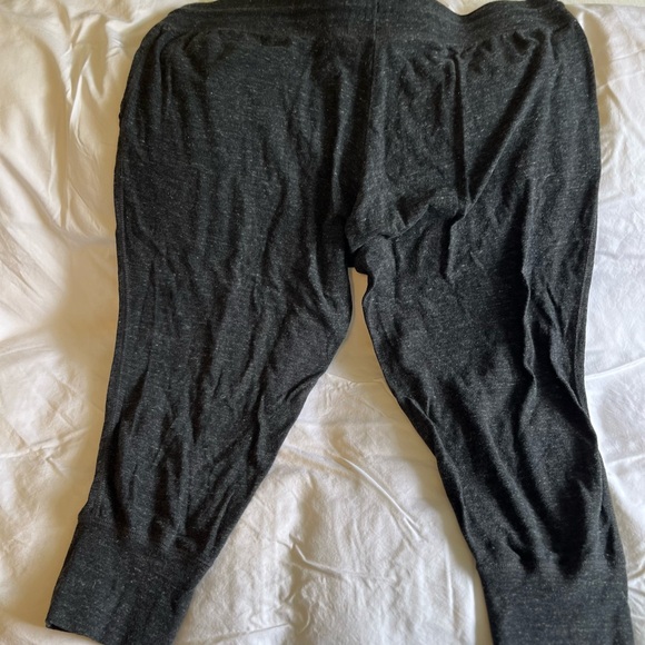 💜GUC Nike Cropped Sweat pants, grey in XL - Picture 7 of 7